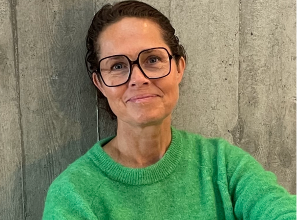 Porträtt av leg fysioterapeut Stina G. Dahan